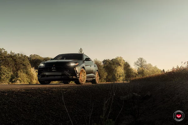 Фото дисков Vossen EVO-5 Глянцевое золото на Lamborghini Urus