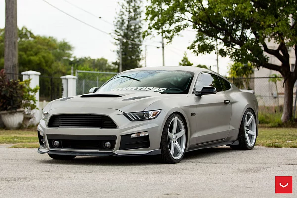 Фото дисков Vossen CV3 Серебро на Ford Mustang VI