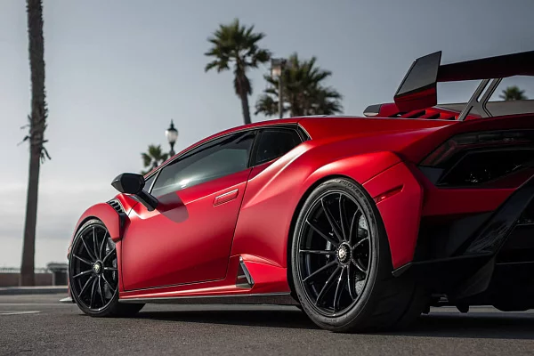 Фото дисков HRE RC103 Черный глянец на Lamborghini Huracan
