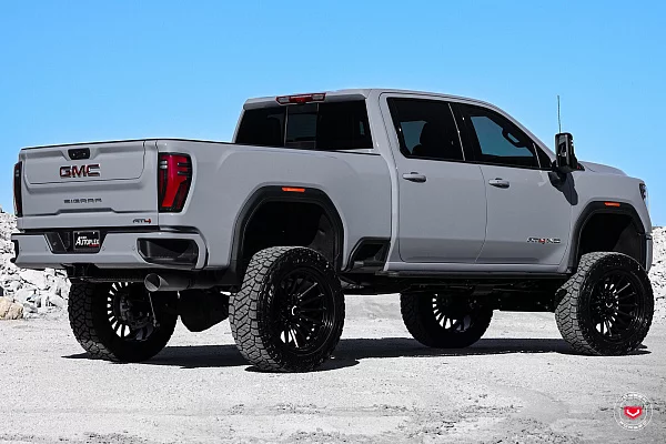 Фото дисков Vossen GNX-01 Черный глянец на GMC Sierra IV