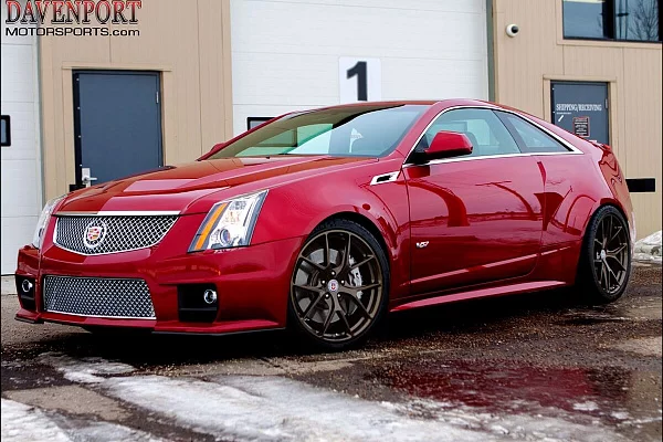 Фото дисков HRE P101 Глянцевая бронза на Cadillac CTS II