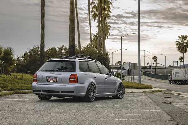 Фото дисков Rotiform OZR Матовый графит на Audi A/S/RS 4 (B8)