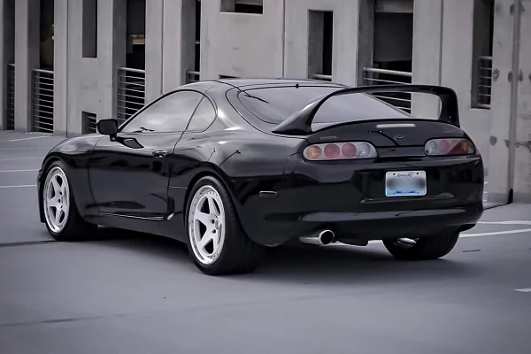 Фото дисков HRE 305 Белый глянец на Toyota Supra A80