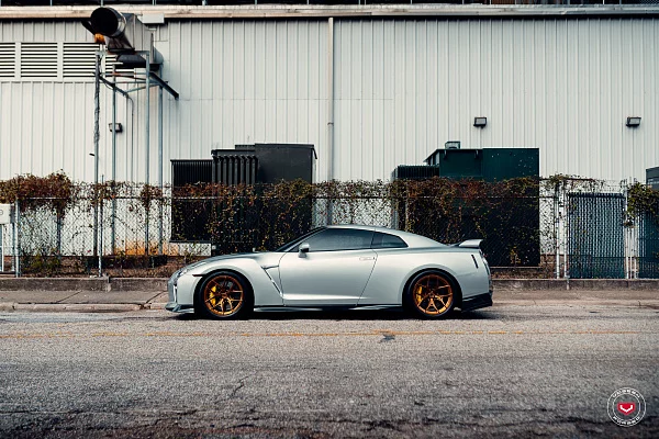 Фото дисков Vossen S21-01 Глянцевая темная медь на Nissan GT-R