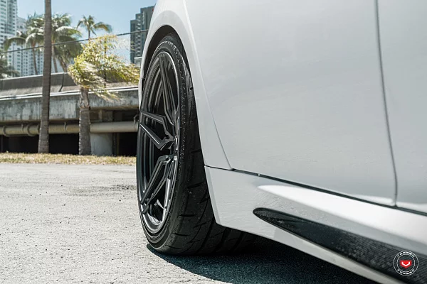 Фото дисков Vossen M-X1 Глянцевый графит на Alfa Romeo Giulia II (952)