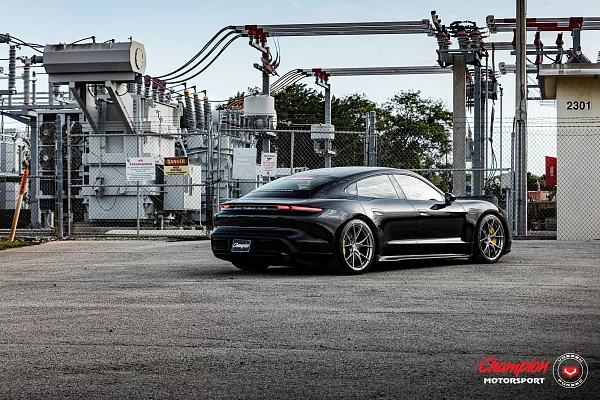 Фото дисков Vossen RS74 Глянцевый тонированный лак на Porsche Taycan I