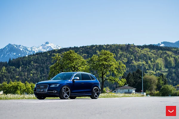 Фото дисков Vossen CV3 Глянцевый графит на Audi Q5 (8R)