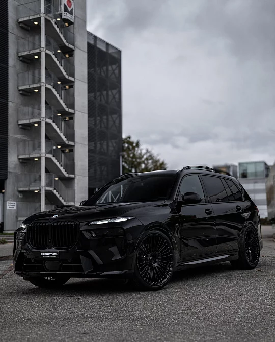 Фото дисков ST3 Черный глянец на BMW X7 (G07)