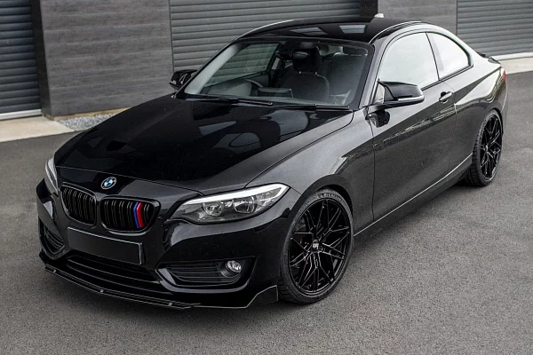 Фото дисков Bola FLV Черный глянец на BMW 2/M2 (F22/F87)