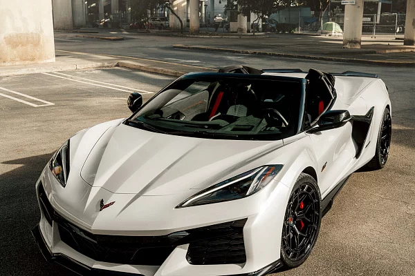 Фото дисков Vossen LC3-01T Черный глянец на Chevrolet Corvette C8