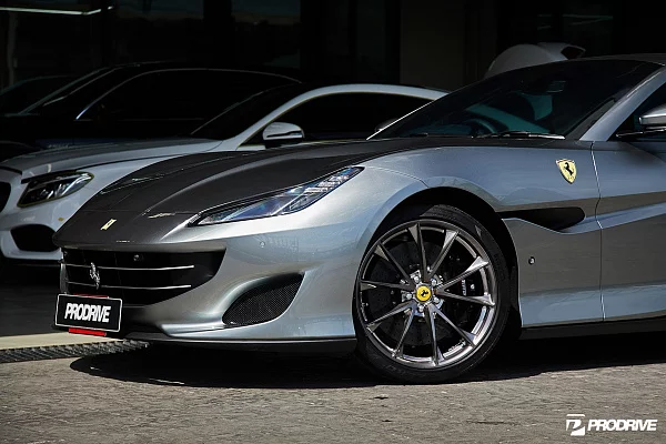 Фото дисков HRE P204 Глянцевый темный лак на Ferrari Portofino