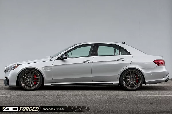 Фото дисков BC Forged HCS01 Глянцевый темный лак на Mercedes-Benz E-Class (W212, S212, C207)