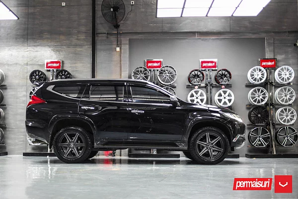 Фото дисков Vossen HF6-2 Алмазная проточка на Mitsubishi Pajero Sport III
