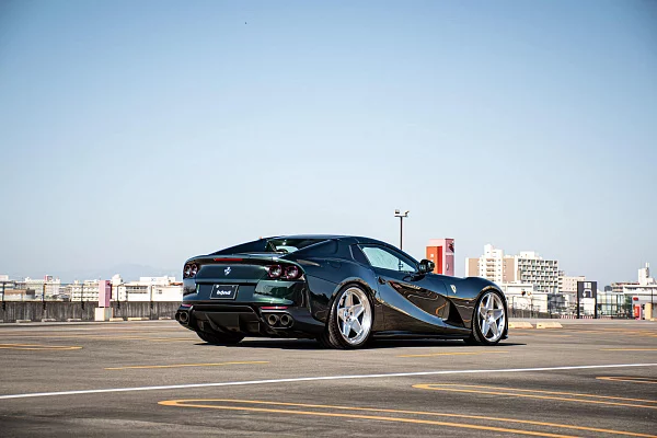 Фото дисков HRE 505M Глянцевый лак на Ferrari 812