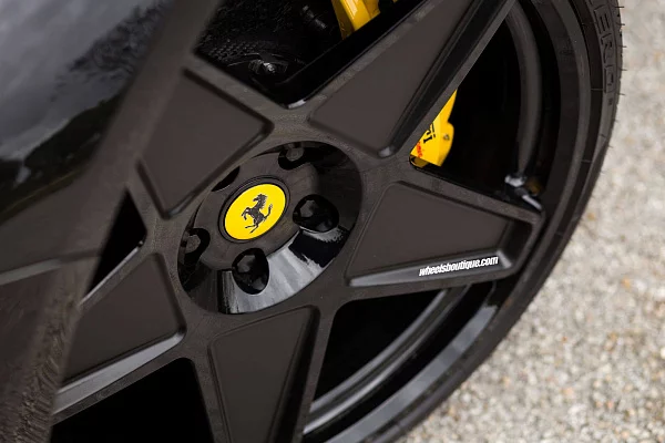 Фото дисков HRE 505M Черный сатин на Ferrari California