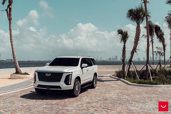 Фото дисков Vossen HF-8 Глянцевый лак на Cadillac Escalade V
