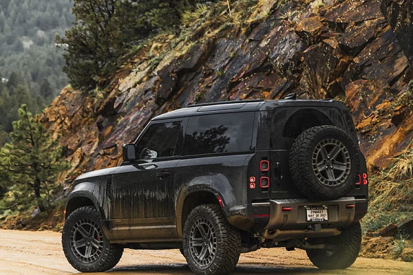 Фото дисков Black Rhino ALSTON Черный сатин на Land Rover Defender II