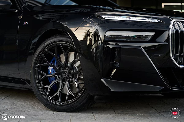 Фото дисков Vossen S17-01 Черный глянец на BMW 7 (G11/G12)