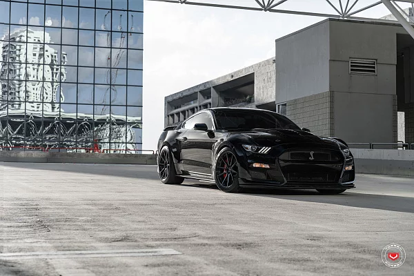 Фото дисков Vossen M-X2 Черный глянец на Ford Mustang VI
