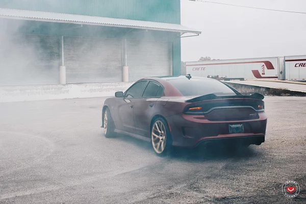 Фото дисков Vossen CG-204 Глянцевое золото на Dodge Charger VII