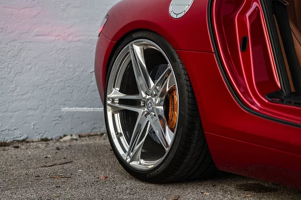 Фото дисков HRE P207 Полированный лак на Mercedes-Benz SLS AMG