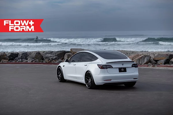 Фото дисков HRE FF01 Черный сатин на Tesla Model 3