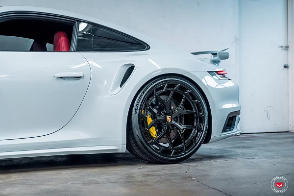 Фото дисков Vossen LC3-01T Черный глянец на Porsche 911 VIII
