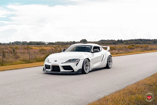 Фото дисков Vossen M-X3 (3-Piece) Глянцевый тонированный лак на Toyota Supra A90
