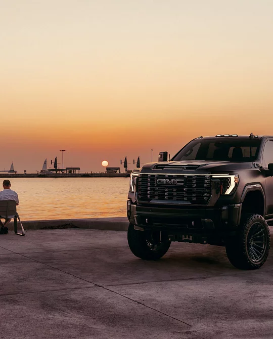 Фото дисков VFX-03 Глянцевый темный лак на GMC Sierra IV