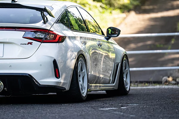 Фото дисков HRE 305 GT Белый глянец на Honda Civic Type R FL5