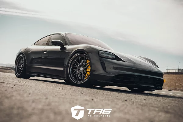 Фото дисков HRE 540C Сатиновый темный лак на Porsche Taycan I