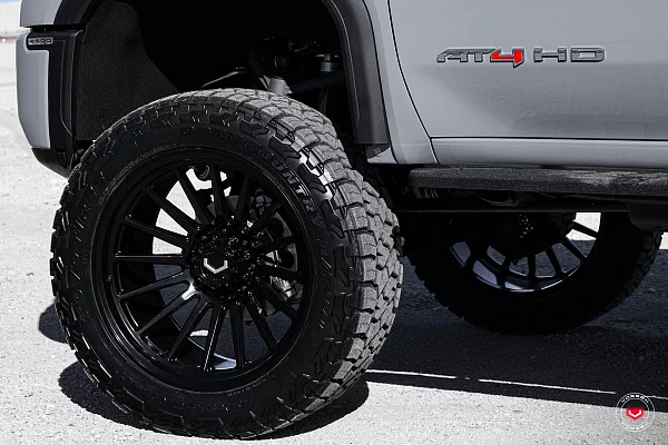 Фото дисков Vossen GNX-01 Черный глянец на GMC Sierra IV