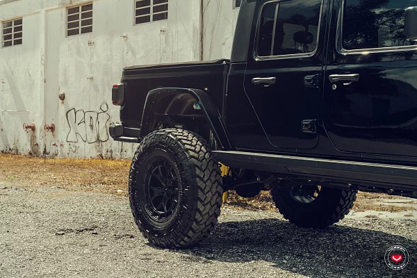 Фото дисков Vossen LC3-01 Черный сатин на Jeep Gladiator II (JT)