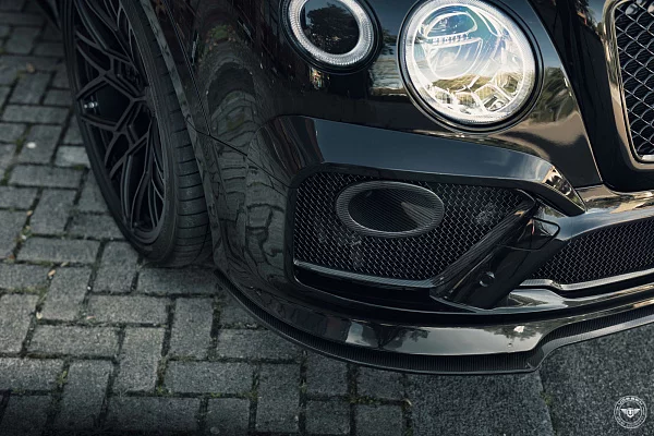 Фото дисков Vossen UV-1 Черный сатин на Bentley Bentayga
