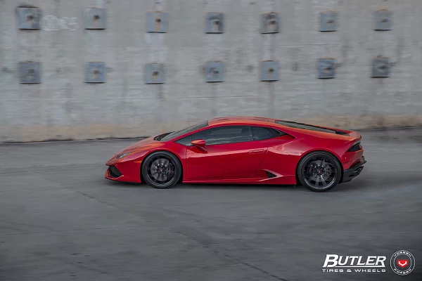 Фото дисков Vossen M-X2 Черный глянец на Lamborghini Huracan