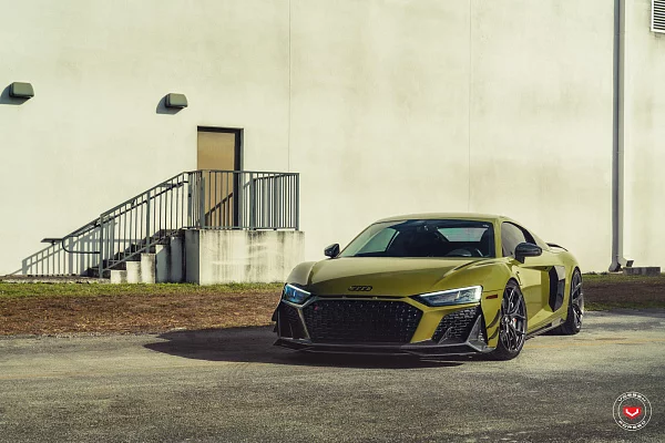 Фото дисков Vossen S21-01 Глянцевый темный лак на Audi R8 (4S)