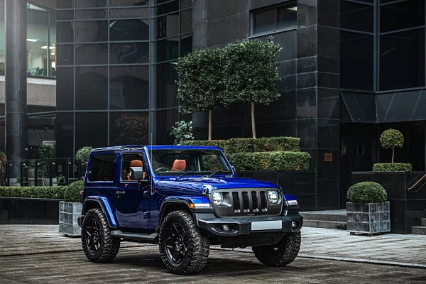 Фото дисков Kahn Mondial Retro Черный сатин на Jeep Wrangler IV (JL)
