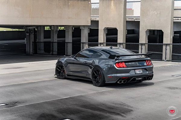 Фото дисков Vossen S21-01 Черный сатин на Ford Mustang VI