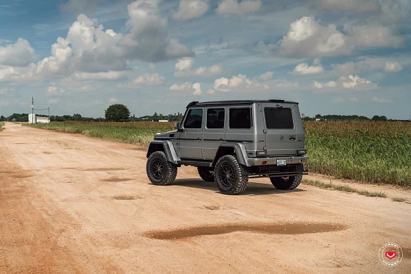 Фото дисков Vossen LC3-01 Черный глянец на Mercedes-Benz G-Class III