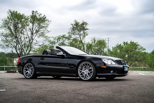 Фото дисков HRE FF01 Серебро на Mercedes-Benz SL (R230)