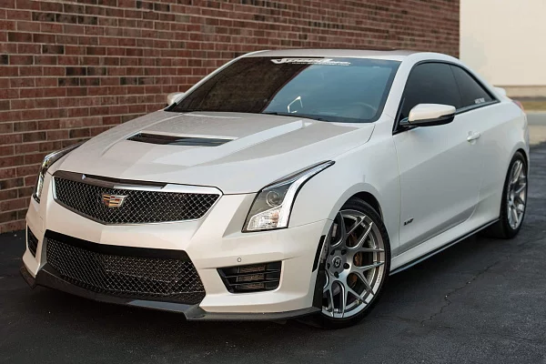 Фото дисков HRE FF01 Серебро на Cadillac ATS