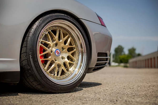 Фото дисков HRE 540 Глянцевое золото на Porsche 911 V