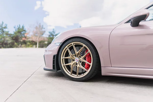 Фото дисков HRE R101 Lightweight Сатиновая шампань на Porsche Boxster IV