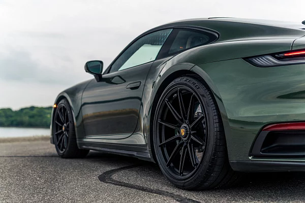 Фото дисков Brixton Forged R11-R Черный сатин на Porsche 911 VIII