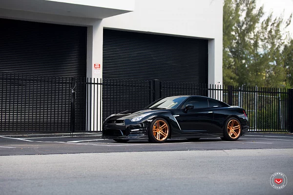 Фото дисков Vossen CG-202 Глянцевая медь на Nissan GT-R
