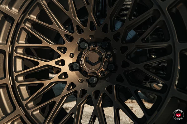 Фото дисков Vossen LCX-03 Сатиновая бронза на Jeep Wrangler IV (JL)