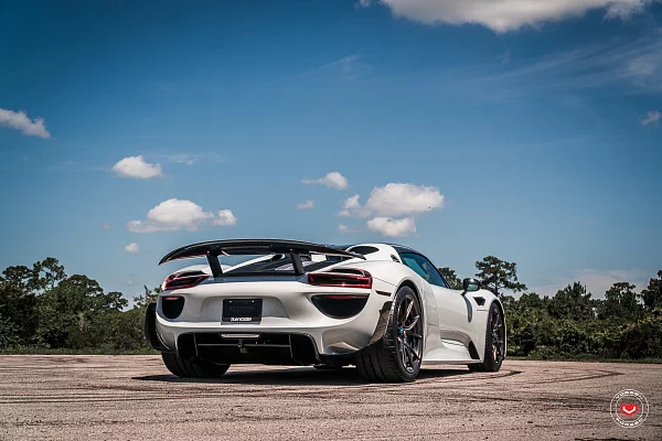 Фото дисков Vossen RS74 Черный глянец на Porsche 918 Spyder