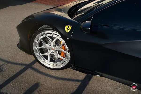 Фото дисков Vossen LC3-01T Глянцевый лак на Ferrari F8