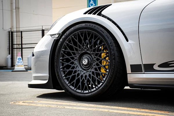 Фото дисков HRE 501M Черный сатин на Porsche 911 VII