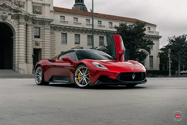 Фото дисков Vossen EVO-2 Полированный лак на Maserati MC20